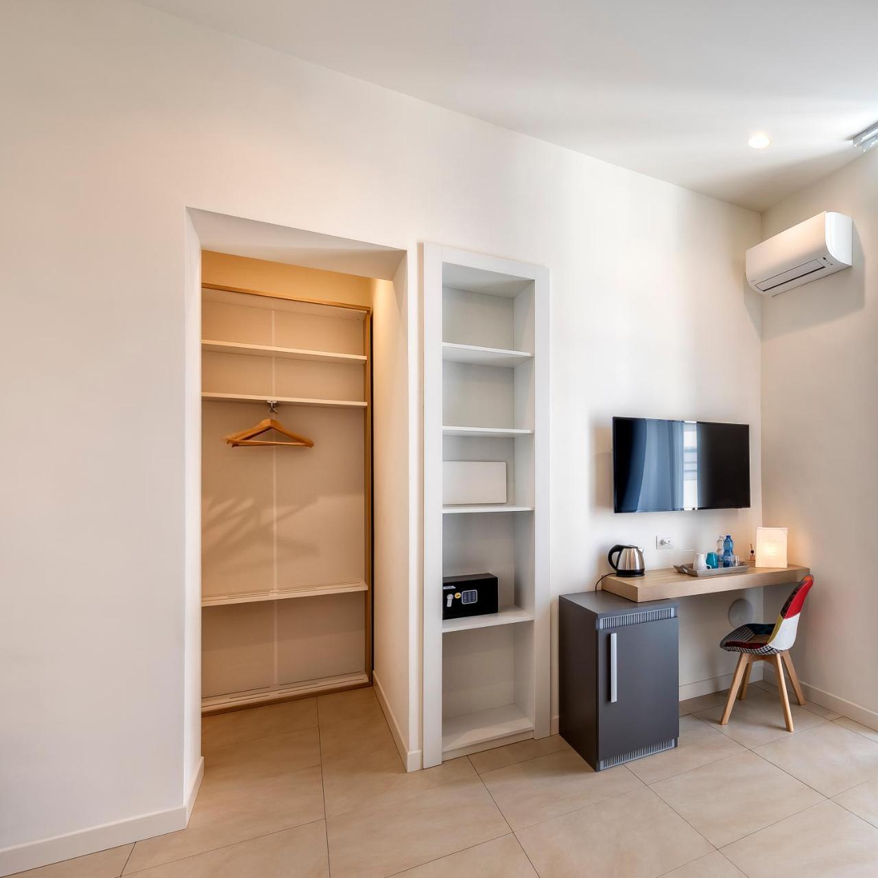 Napoli Squares Suites Luaran gambar